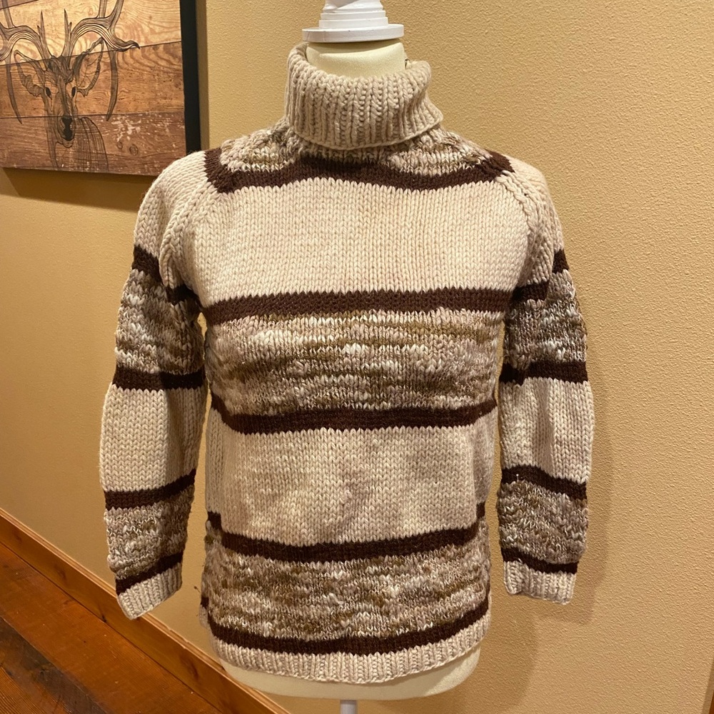 MACY ASSOCIATES WOOL HAND MADE IN ITALY sweater